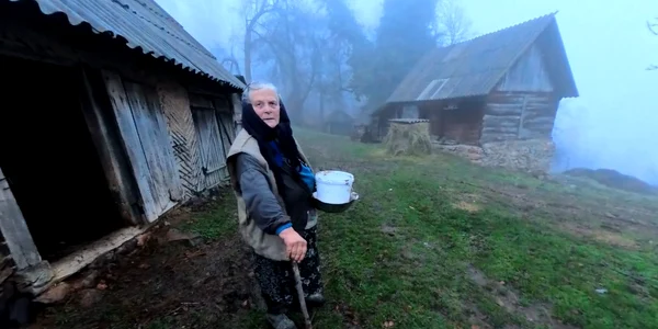 Sateanca din Obarsia  Foto Daniel Guță jpg