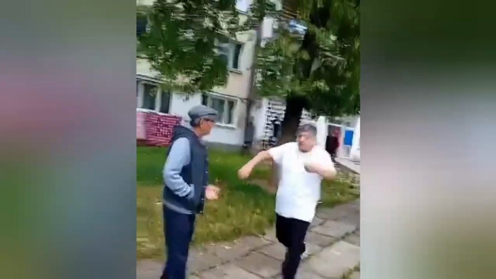 Scandal cu cuțitul, în fața unui cămin social din Suceava. Un individ a fost reținut VIDEO 