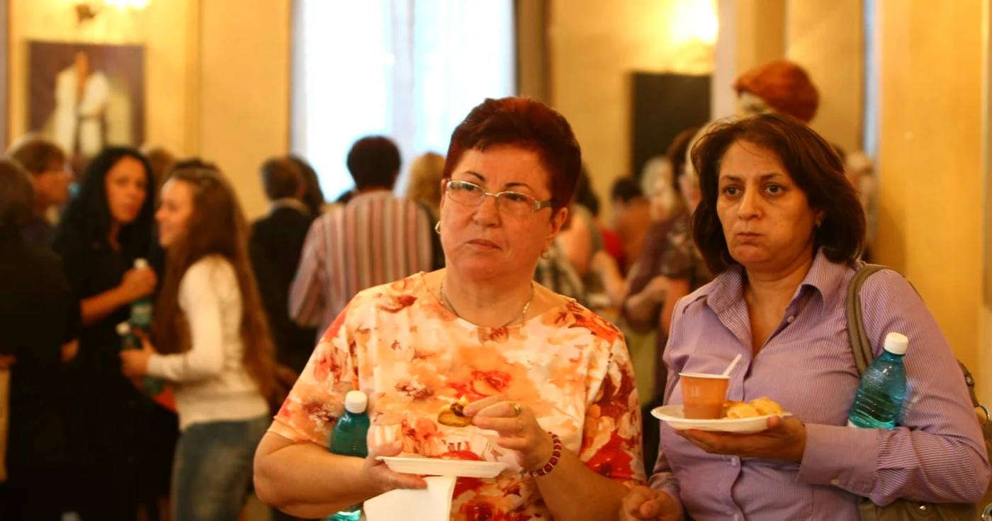 Femeile din PDL au elogiat-o pe Sulfina: “Preşedintele nostru ne-a recomandat-o ", a fost argumentul suprem.