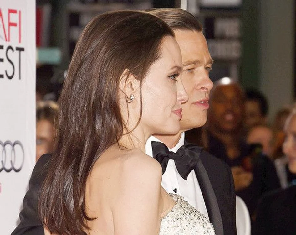 
    Brad şi Angelina au  devenit un cuplu  în urmă cu 10 ani  