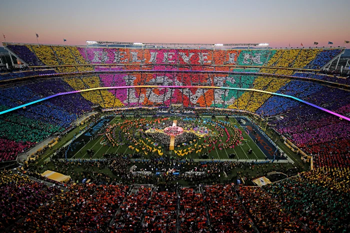 
    "Crede în dragoste", mesajul care a unit o lume întreagăFoto: Getty  