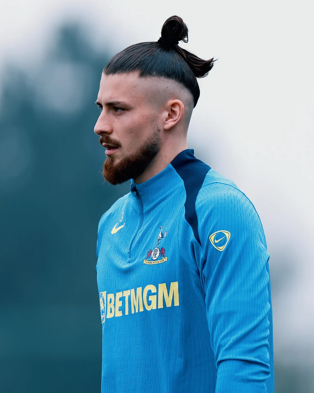 Nu Drăgușin e problema. Tottenham, umilită acasă, cu românul uitat pe banca de rezerve