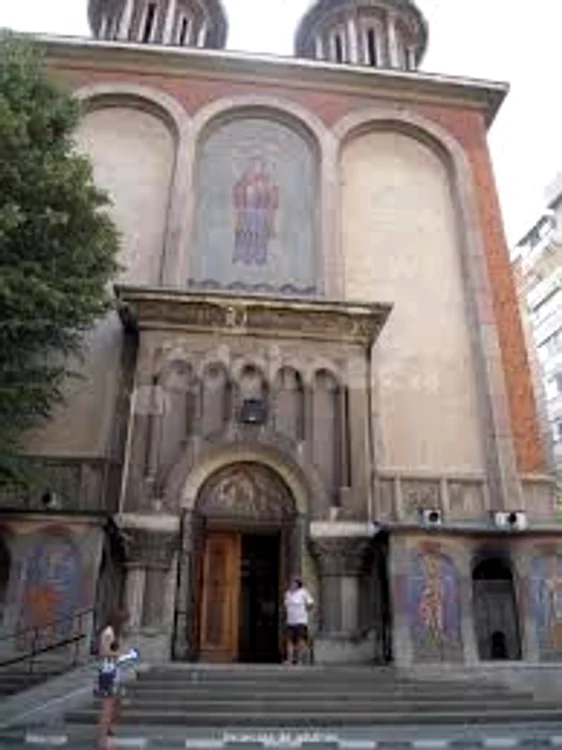 
    În Biserica Sfânta Vineri Nouă  se petrec multe minuniSursa Foto: Promo   