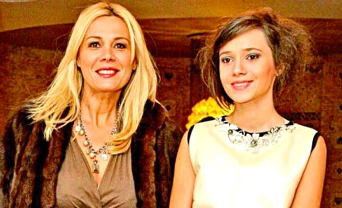 Cele mai frumoase fiice ale vedetelor din România. Dana Săvuică, alături de fata ei, Julie Săvuică