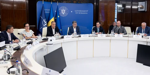 Marcel Ciolacu alaturi de Marian Neacsu si Radu Oprea FOTO gov ro jpg