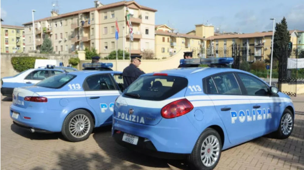 Român de 38 de ani, găsit mort într-un depozit din Italia. Bărbatul ar fi fost ucis în urma unei împușcături