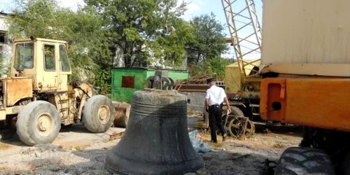 Clopotul a stat o vreme pe teritoriul unei uzine de construcții