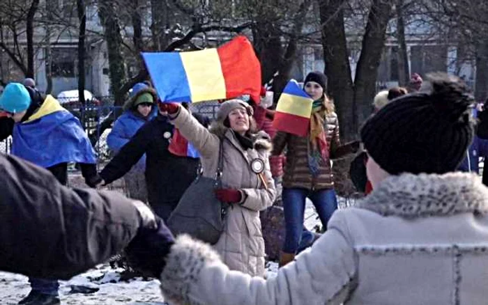 De 1 Decembrie, în anul Centenarului, România a fost împărţită între bucurie şi amărăciune