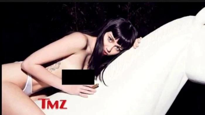 
    Miley Cyrus cum va fi văzută de cei care vor achiziţiona ultimul album FOTO TMZ  