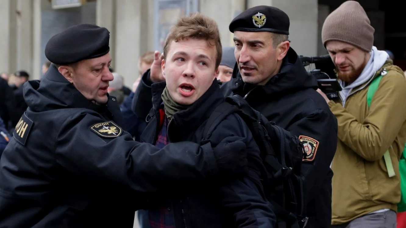 Roman Protasevici săltat de forţele de securitate din Belarus FOTO Arhivă