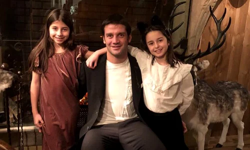 Natalia si Anastasia fiicele lui Cristi Chivu Adelina Chivu (4) jpeg