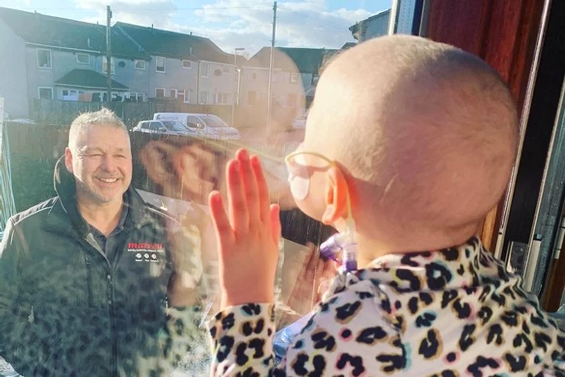 
    Mila și tatăl ei, într-o imagine emoționantăFoto: arhivă personală  