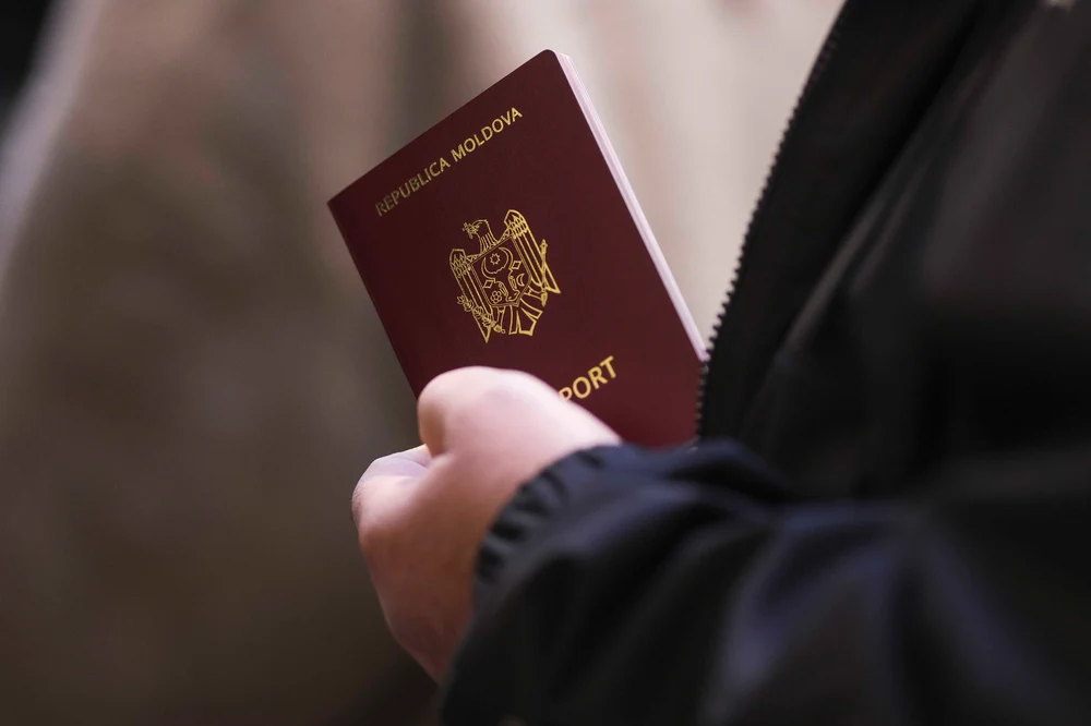 TikTok, armă de influență în alegerile parlamentare din Republica Moldova. Cum operează rețelele false