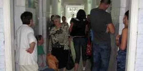 Aparţinătorii bolnavilor care ajung la urgenţe trebuie să plătească taxa de 5 lei