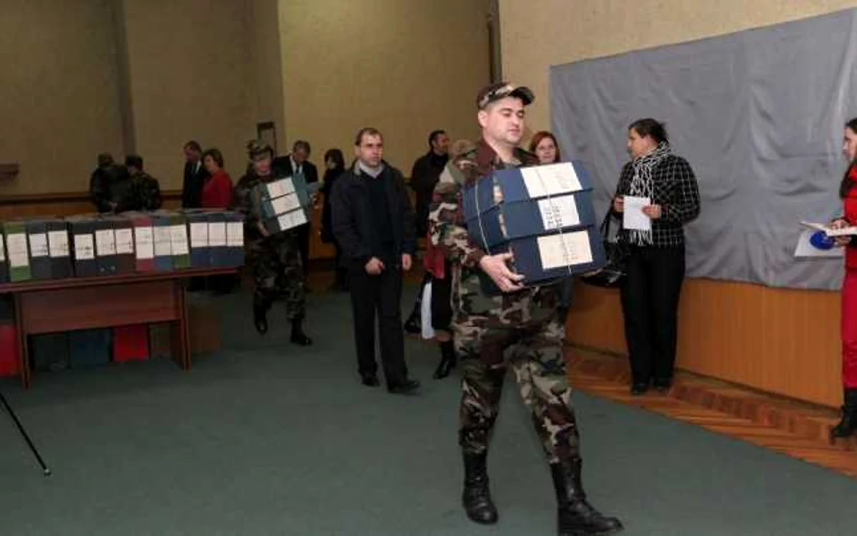 Cu toate că mai multe dosare au fost trimise de la SIS la Arhiva Naţională, accesul la ele este dificil. FOTO Adevărul