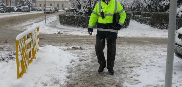 Poliţiştii comunitari vor fi alături în noaptea de Revelion de tinerii proveniţi din centrele de plasament
