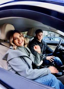 Alex, fiul major al Elei Crăciun, își dorește să conducă un SUV foto: arhiva personală