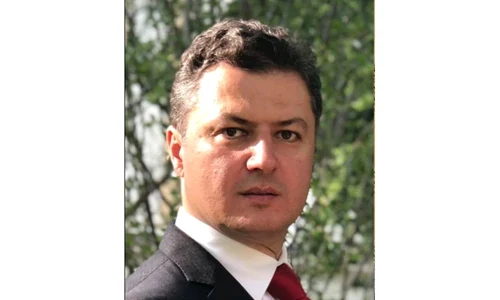 „Cînd vorbim despre adopție, mentalitatea noastră se schimbă greu” – interviu cu Ștefan DĂRĂBUȘ, director global de programe, „Hope and Homes for Children” jpeg