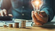 Energie - lumina - plafonare pret FOTO Shutterstock 