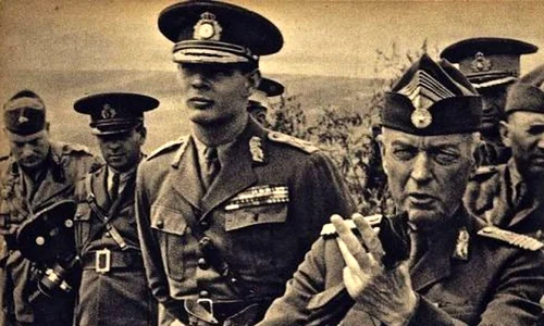 Regele Mihai și mareșalul Ion Antonescu, fotografie publicată în revista Signal, nr. 16, august 1941 (© Wikimedia Commons)