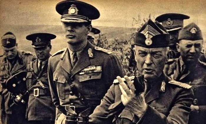 Regele Mihai și mareșalul Ion Antonescu, fotografie publicată în revista Signal, nr. 16, august 1941 (© Wikimedia Commons)