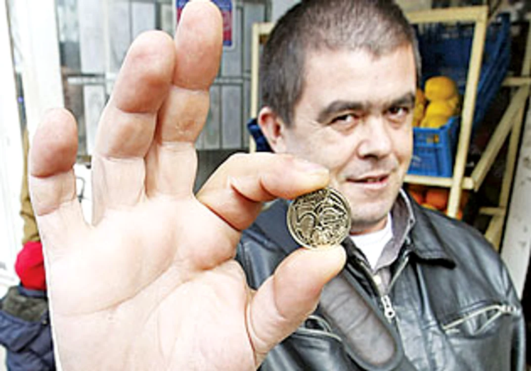 Mihai de la aprozar  a crezut că-i plătim  cu euro, nu cu lei