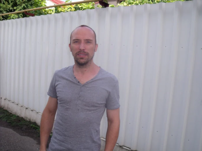 Adrian Ţiglea vrea să pornească o mişcare de solidaritate cu victimele violului FOTO: Ştefan Borcea