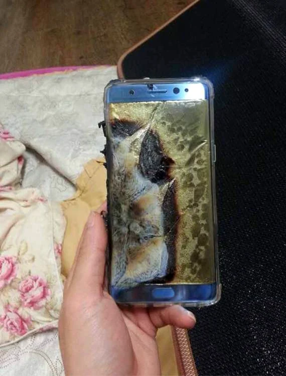 Aşa arată un Samsung Galaxy Note 7 care a explodat