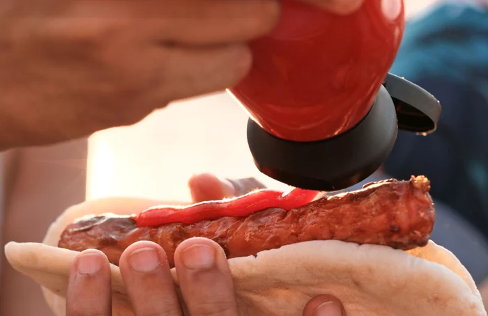 Ketchup-ul conține mult zahăr FOTO: Shuterstock