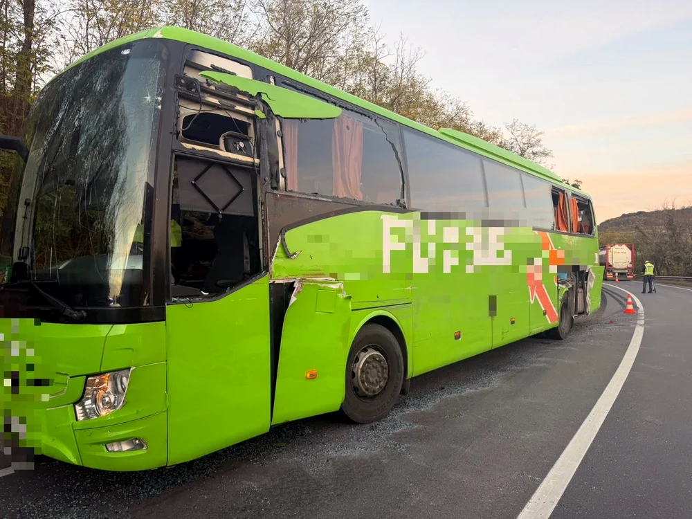 Autocarul implicat în accident.