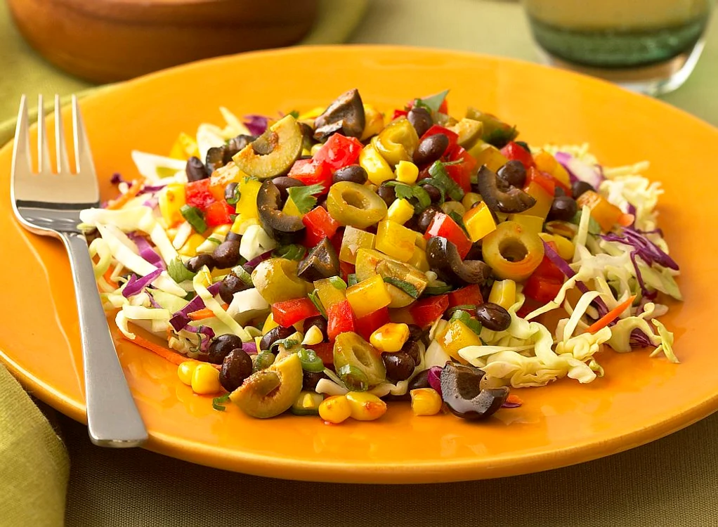 salata de varza cu legume jpeg