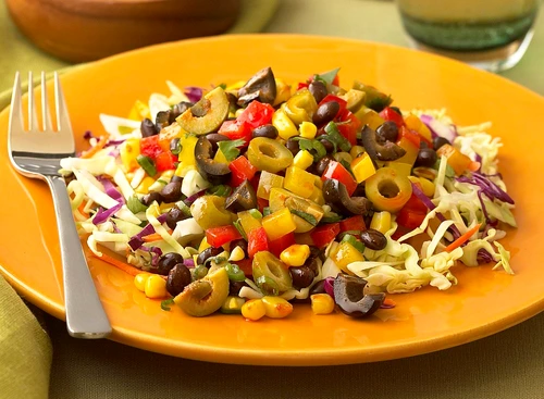 salata de varza cu legume jpeg