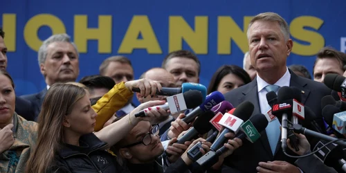 Klaus Iohannis depunere semnaturi BEC.FOTO Inquam Photos/Octav Ganea
