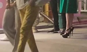 Alin Oprea și bruneta lui, surprinși luna trecută în Mamaia, la Hotel Phoenicia jpeg