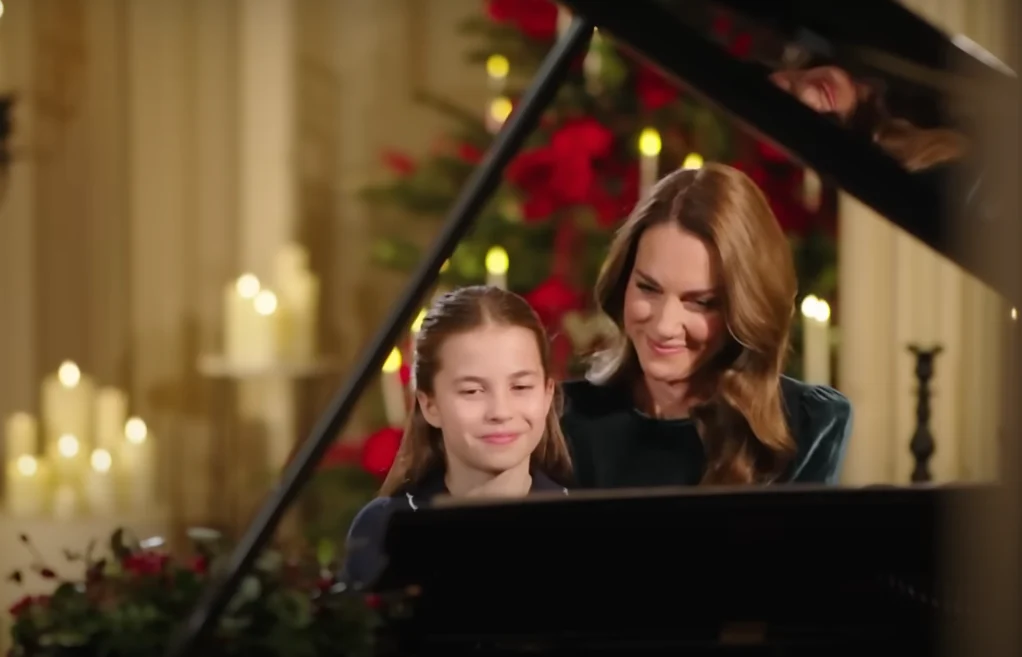 Moment special de Crăciun: Catherine și prințesa Charlotte, duet la pian la slujba de la Westminster Abbey