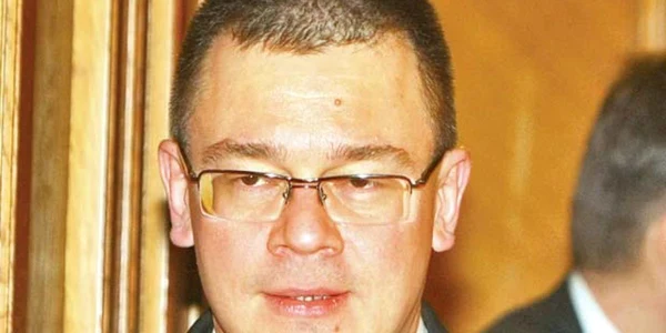 Mihai Răzvan Ungureanu, presat să dea bani pentru PDL