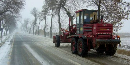 Autorităţile speră să nu se mai confrunte cu drumuri blocate la iarnă