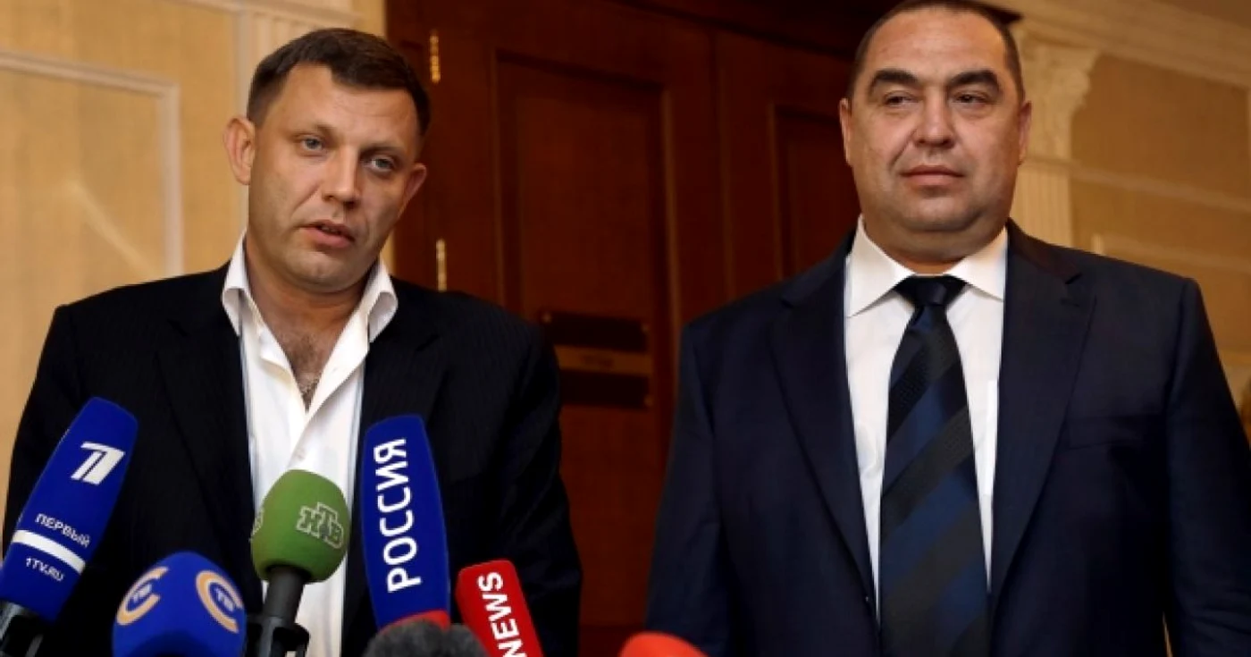 „Preşedintele“ Republcii Doneţk, Aleksandr Zaharcenko şi „preşedintele“ Republicii Lugansk, Igor Plotniţki