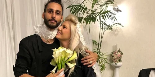 Adina Postelnicu și Glance sunt împreună din 2014 Sursa Instagram 