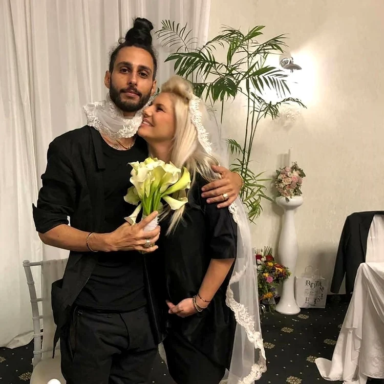 Adina Postelnicu și Glance sunt împreună din 2014