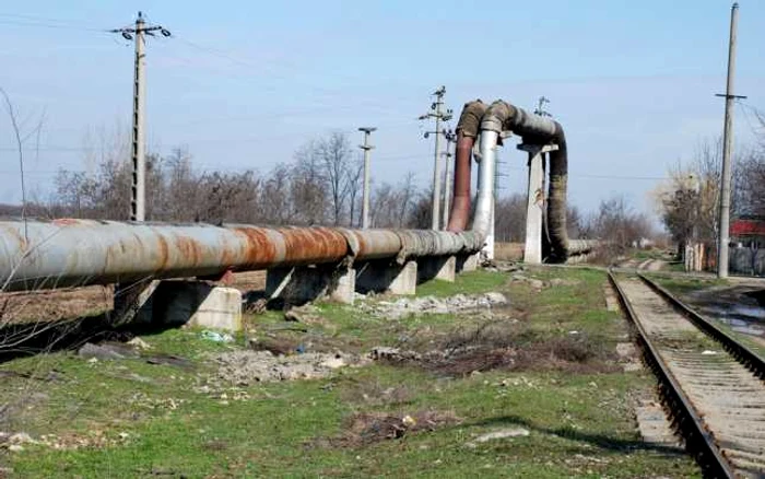 Kilometri întregi de conducte nu îşi găsesc cumpărător FOTO Florentin Coman