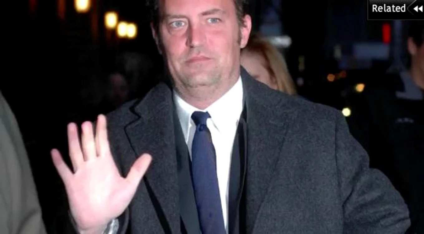 
    Matthew Perry are o bucată de deget lipsă  