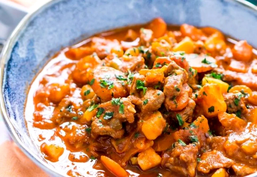 
    adevăratul gulaș ardelenesc cu carne și legume care va deveni obișnuit în meniul tău!clickpoftabuna.ro  