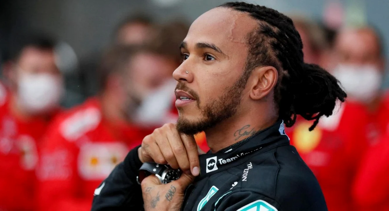 Lewis Hamilton nu a mai simțit demult gustul victoriei. Foto Getty images 