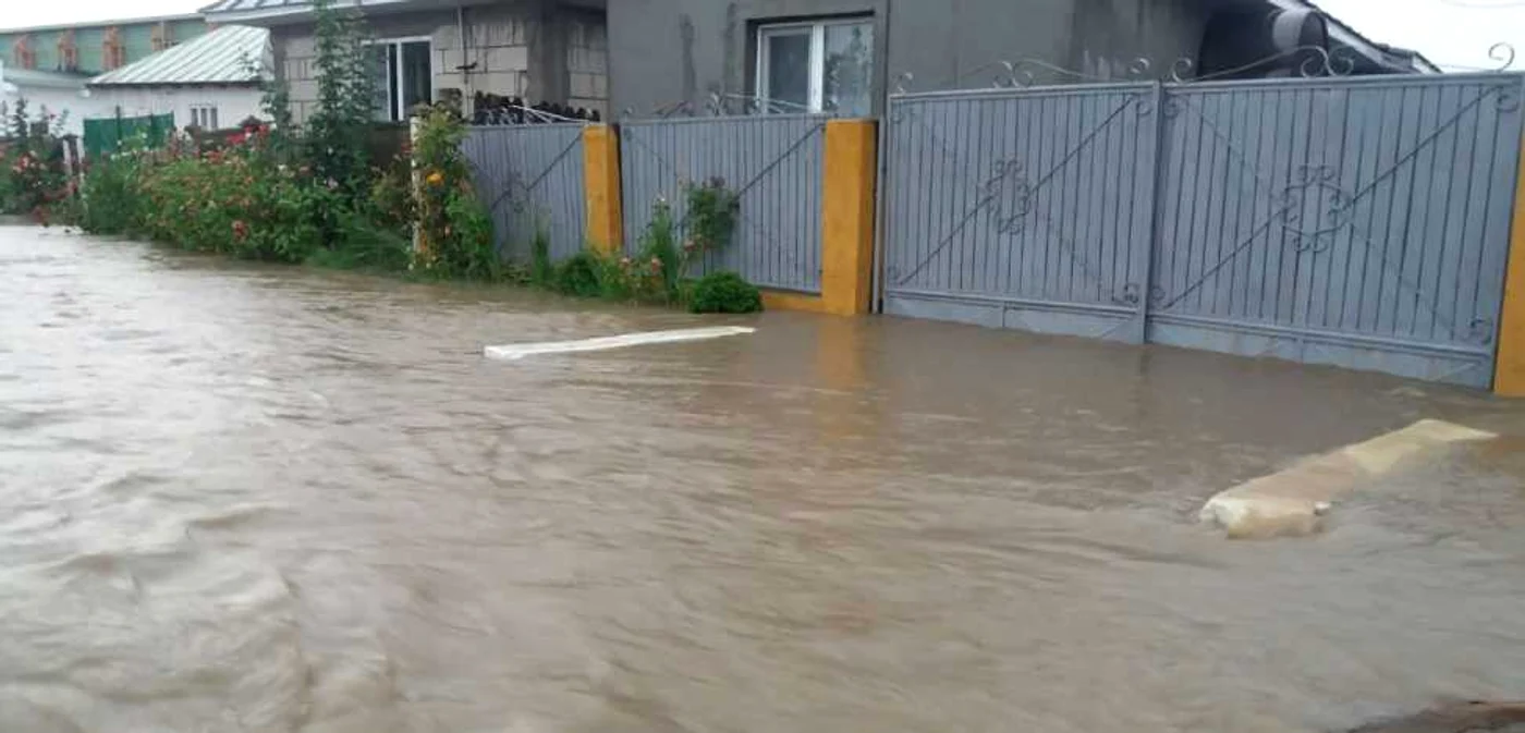 Inundaţii în zona Drăgăşani, Foto: Adevărul