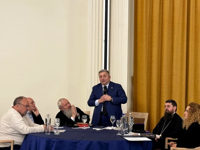 Președintele Cj Cluj, Alin Tișe și-a lansat cartea. FOTO: Arhivă personală
