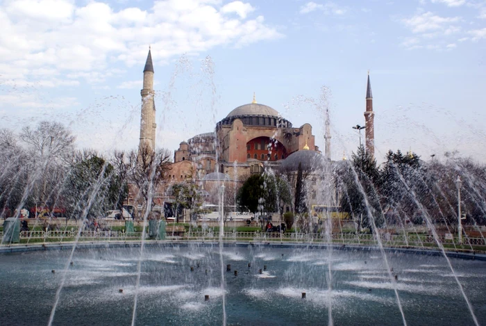 bazilica sfanta sofia instanbul foto shutterstock