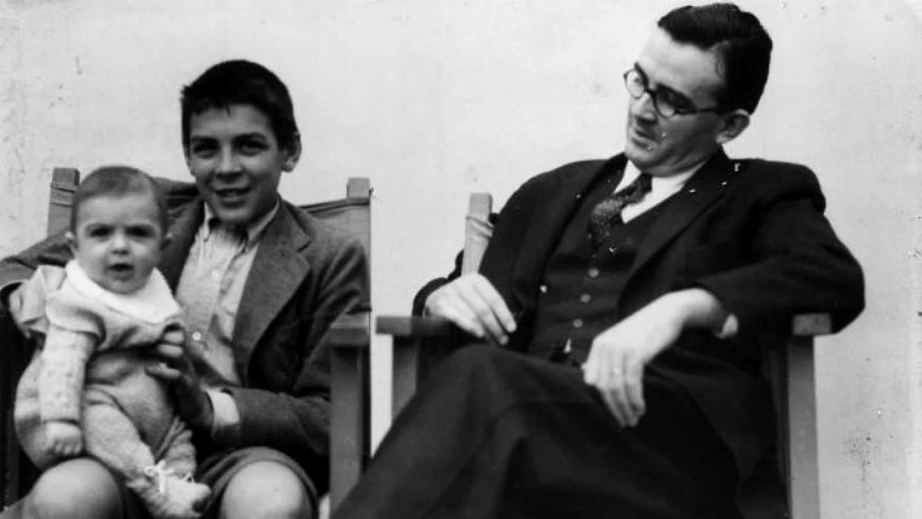 Juan Martin tinut in brate de Ernesto Che Guevara in 1943 langa tatal lor