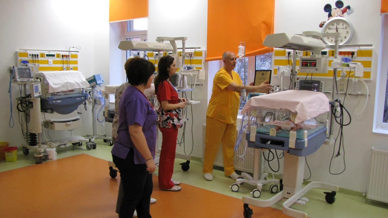 Aparatură medicală pentru secţia de neonatologie