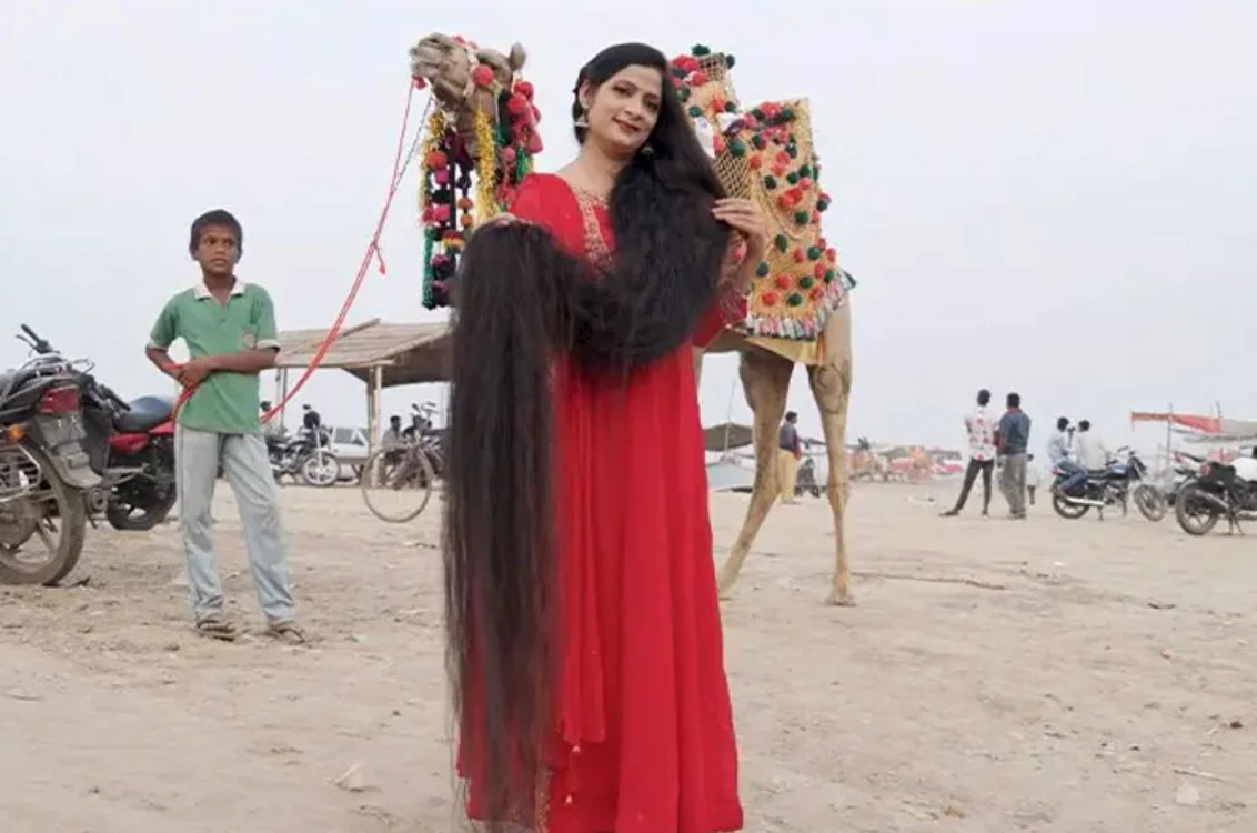 Smita Srivastava (46 de ani) are părul lung încă din copilărie (Foto: Guinness World Records)